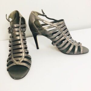 Banana republic women’s peep toe‎ strap he heals Size 9 medium